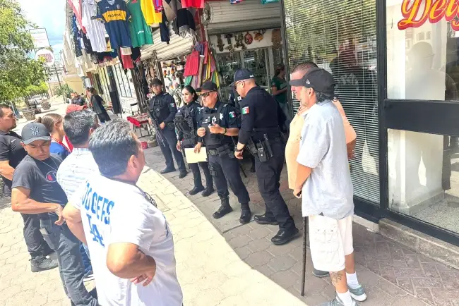 Escuchan peticiones de comerciantes del Centro