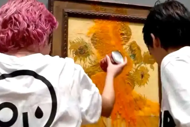 Declaran culpables a activistas que lanzaron sopa a pintura de Van Gogh