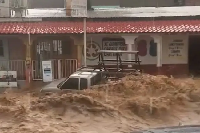 Mantienen alerta por riesgo en arroyos peligrosos