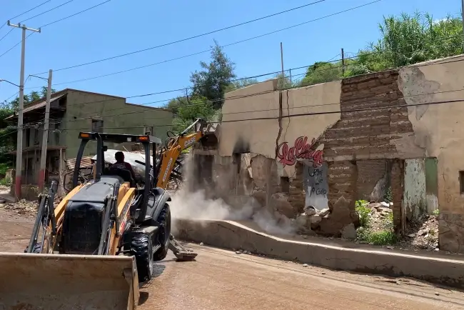 Quita Protección Civil riesgo de casas abandonas