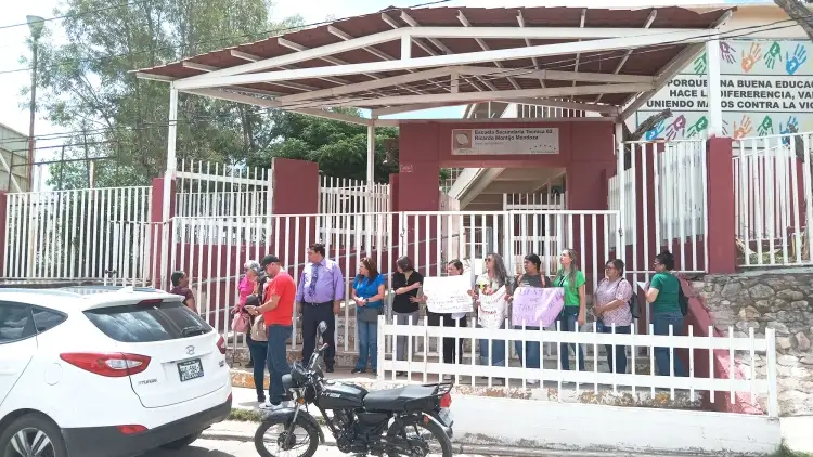 Da la SEC seguimiento al caso de director de secundaria 62