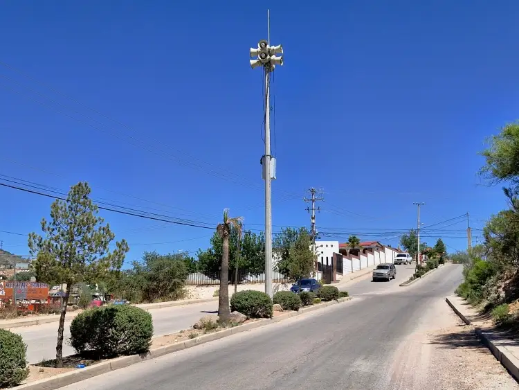 Llevan buen avance en instalación del sistema de alerta contra inundaciones