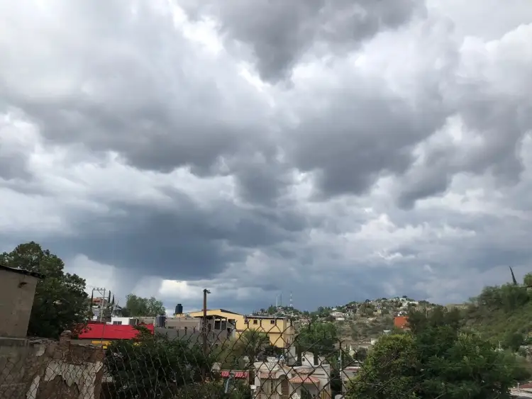 Realiza Gobierno Municipal acciones de limpieza por aguacero monzónico