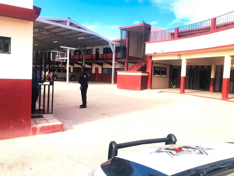 Habrá problemas legales a quienes encuentren dentro de escuelas sin motivo