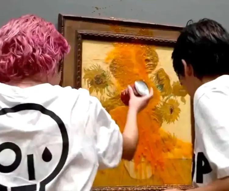 Declaran culpables a activistas que lanzaron sopa a pintura de Van Gogh