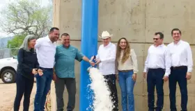 Inaugura ADM acueducto, resuelve histórica demanda por agua