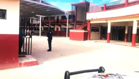 Habrá problemas legales a quienes encuentren dentro de escuelas sin motivo