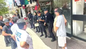 Escuchan peticiones de comerciantes del Centro