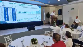 Entrega Index becas educativas en Arizona