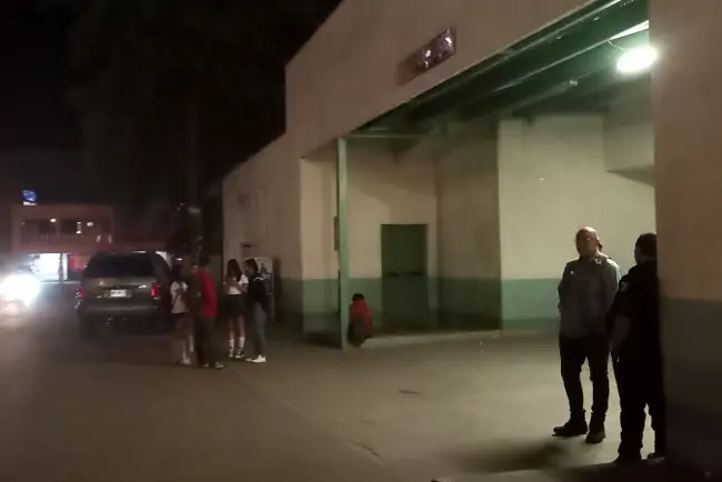 Sufre menor lesiones al ser arrojado a barranco