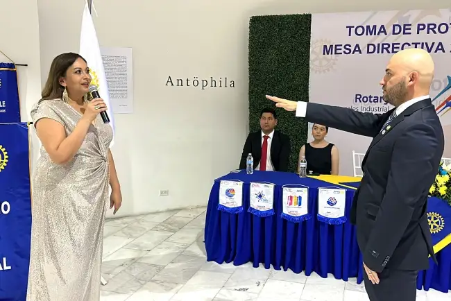 Rinde protesta nuevos directivos del Club Rotario Nogales Industrial