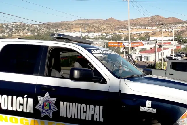 Hombres armados se llevan revolvedora de obra