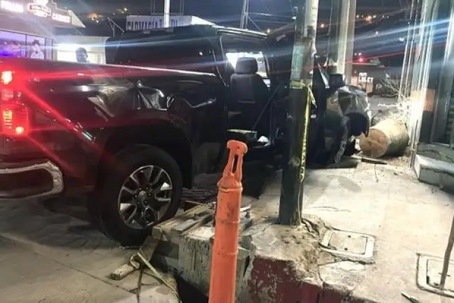 Cruza hacia Nogales en carro robado y protagoniza persecución