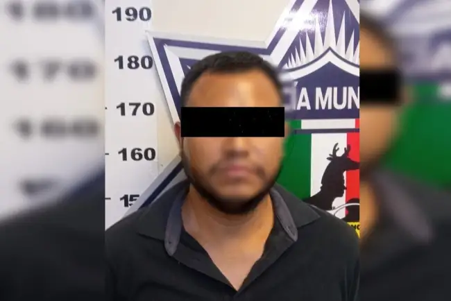 Detienen a persona armada por alterar orden en antro