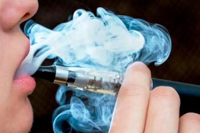 Menor se intoxica con cigarro electrónico