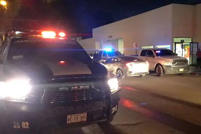 Lo hieren en la calle cuando caminaba con su esposa