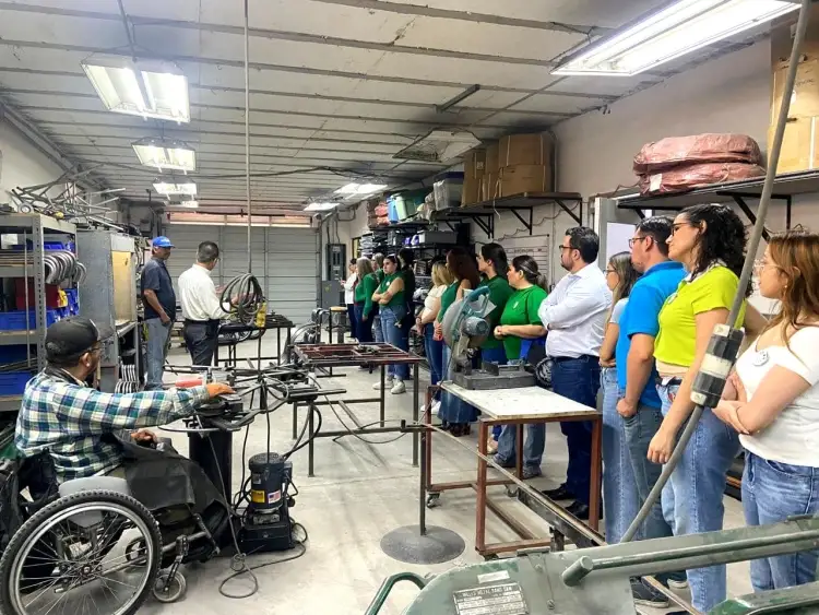 Presentan trabajos de Arsobo y Fesac a ex becarios de Consulado de EU