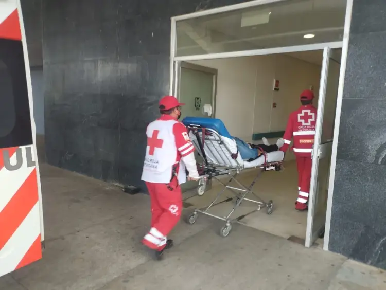 Trabajador de construcción hospitalizado luego de recibir descarga eléctrica en Nogales