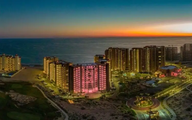 Muere niña al caer de piso 12 en condominio en Puerto Peñasco