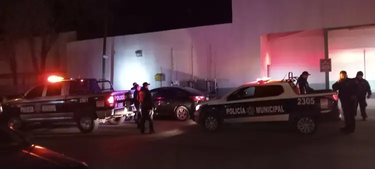 Termina hombre herido de bala al transitar por Los Encinos en Nogales