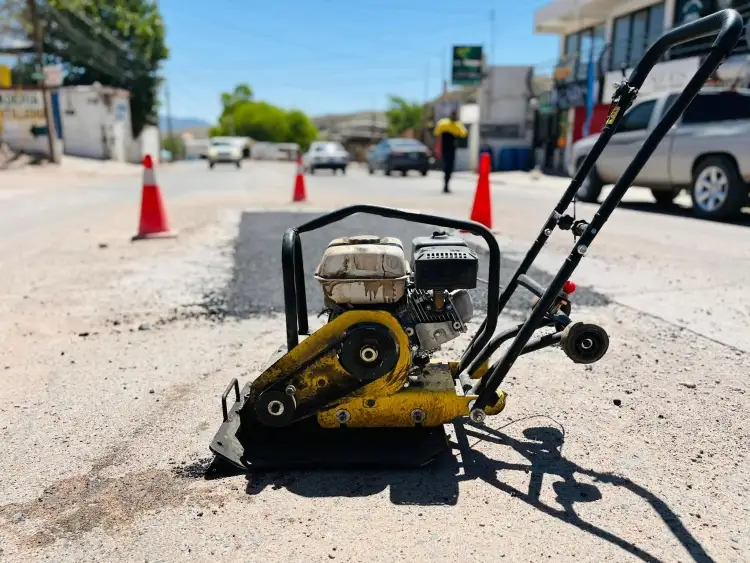 Ayuntamiento de Nogales refuerza planes de bacheo