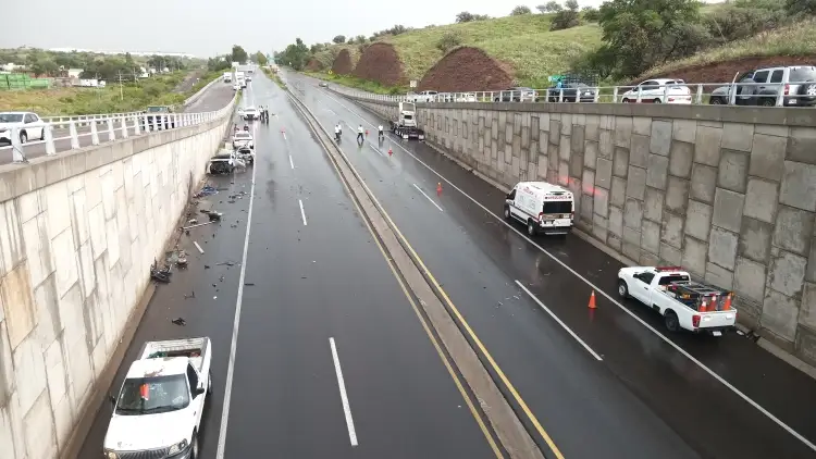 Choque deja tres personas lesionadas en carretera de Nogales