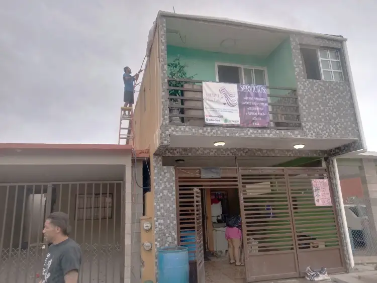 Provoca aire acondicionado incendio en vivienda; bomberos logran sofocarlo