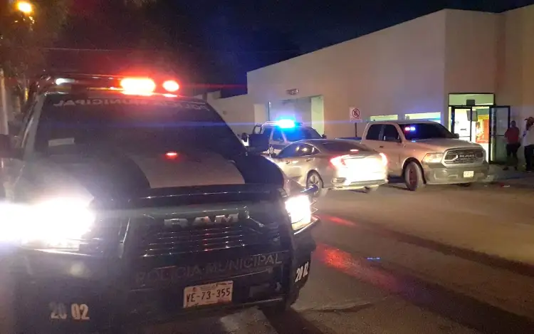 Lo hieren en la calle cuando caminaba con su esposa