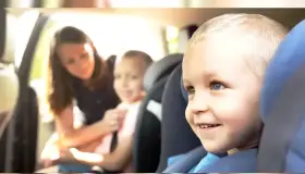 Recuerdan bomberos el uso de sillas para el bebé durante viajes de vacaciones