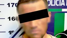 Detienen a agresor de su pareja que además hace destrozos en su casa