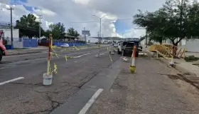 Reparan daños en brocal carretero y llaman a extremar cuidado a automovilistas en Nogales