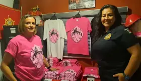 Inicia venta de camisetas para apoyo de víctimas del cáncer de mama