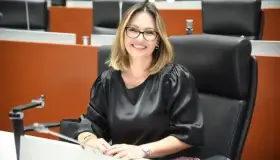 Presente Azalia Guevara en última sesión permanente de LXII Legislatura