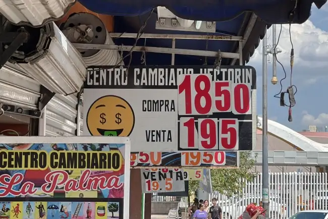 Cierra tipo de cambio en 20.02 pesos por un dólar