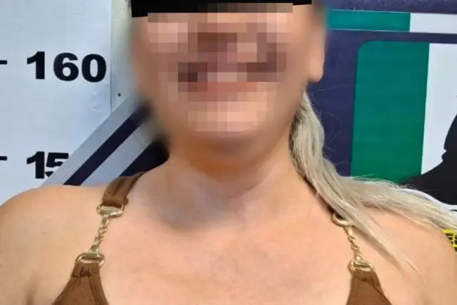 Detienen a conductora en estado de ebriedad