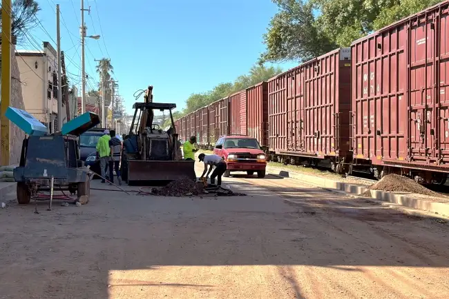 Retrasan entrega de obras otra vez