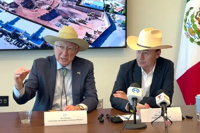 Considera Ken Salazar hay buena relación entre México y EU