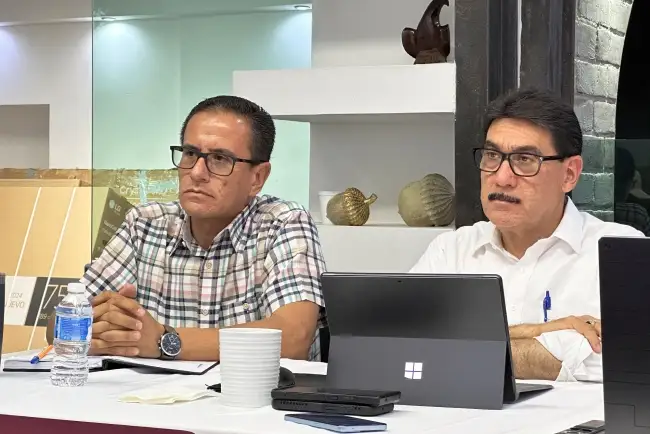 Presenta Alcalde a nuevo titular del Oomapas en La Mesa del Agua