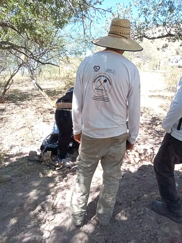 Hallan cuerpo de hombre en fosa clandestina