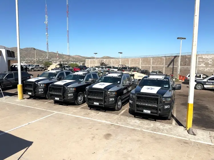 Entregan nuevas patrullas a Seguridad Pública