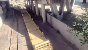 Causa daños a vehículos descarrilamiento del ferrocarril