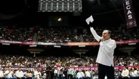 Crea gobernador Durazo el programa de becas más grande en la historia