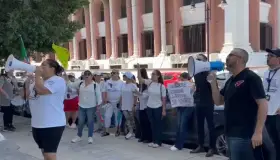 Tras aprobación de reforma se manifiestan trabajadores del PJF