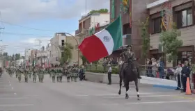Disfrutan nogalenses desfile de la Independencia