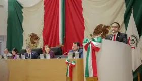 Exhortan a la SICT fortalecer movilidad en aeropuertos