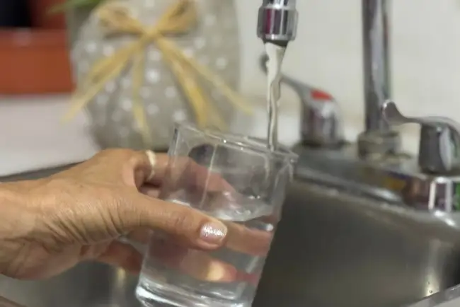 Trabaja el Oomapas en regularización de servicio de suministro en las colonias