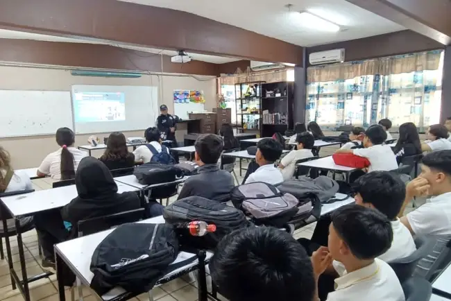 Continúan pláticas DARE en escuelas de esta frontera