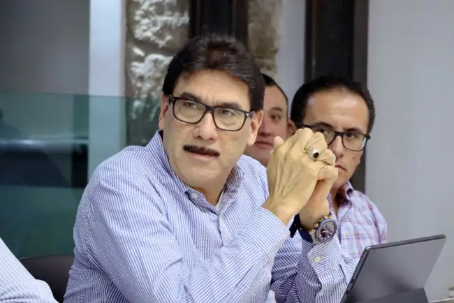 Anuncian entrega de parte de la pavimentación de la calle Sierra Madre