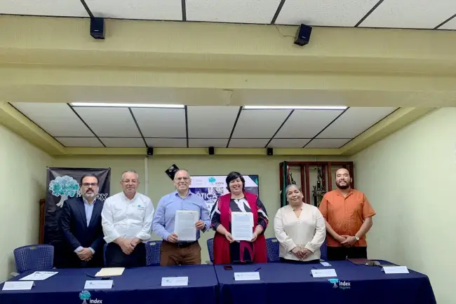 Firman convenio para club de robótica