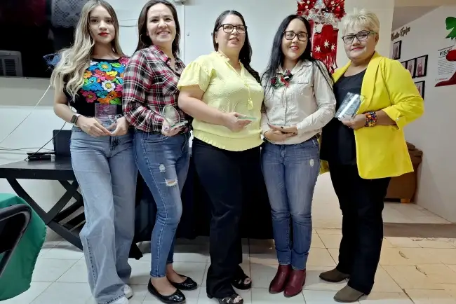 Reconocen a voluntariado por atención de personas vulnerables